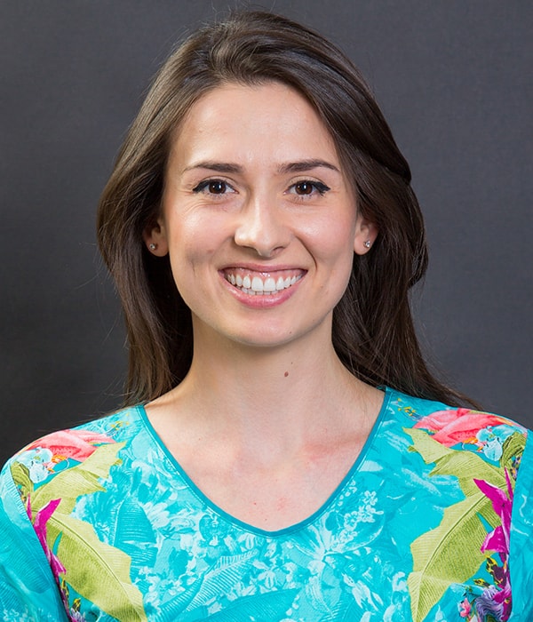 Dr. Laura Dumitrescu