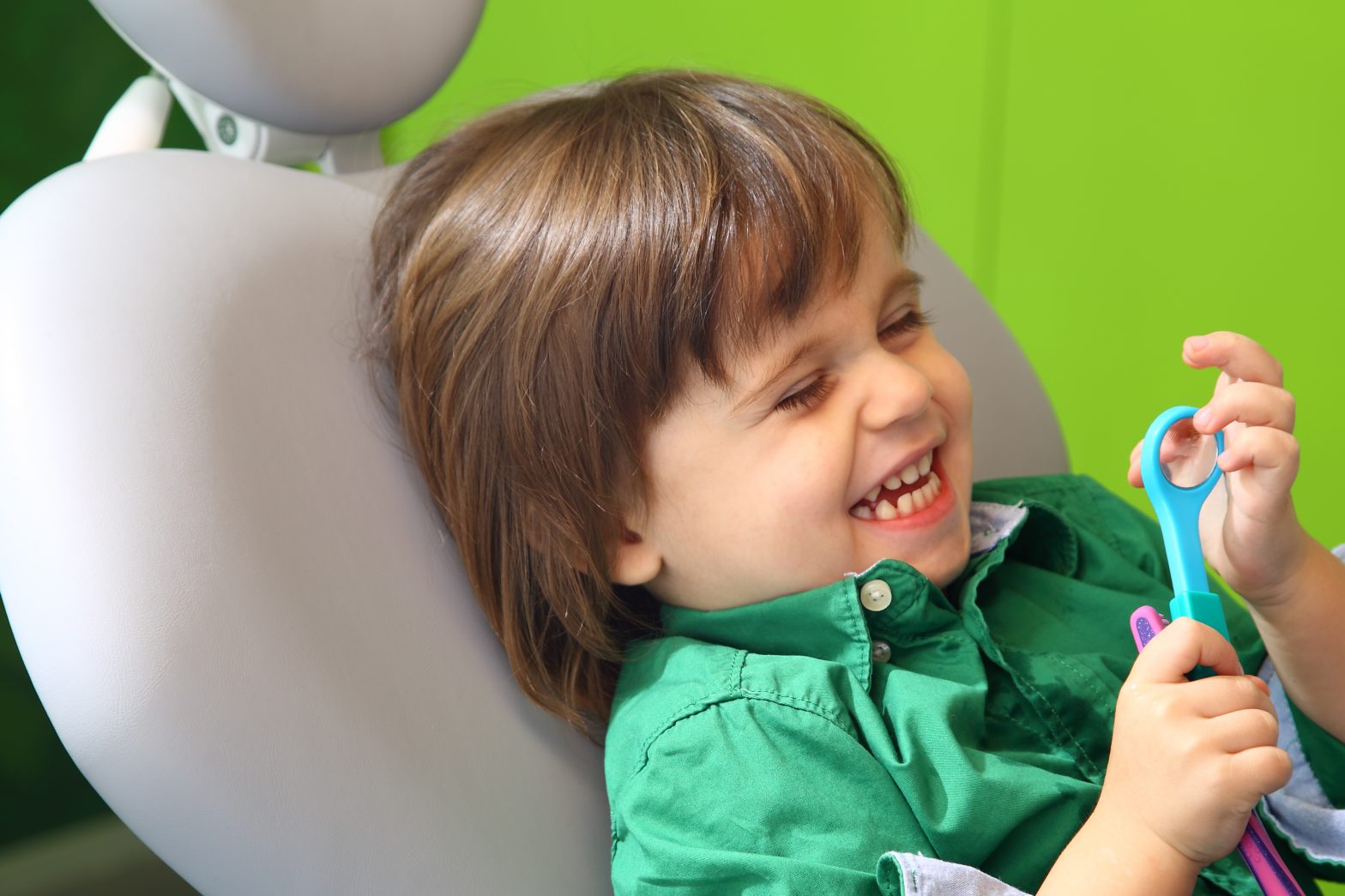De la ce vârstă trebuie să mergi cu copilul la medicul stomatolog pediatru?